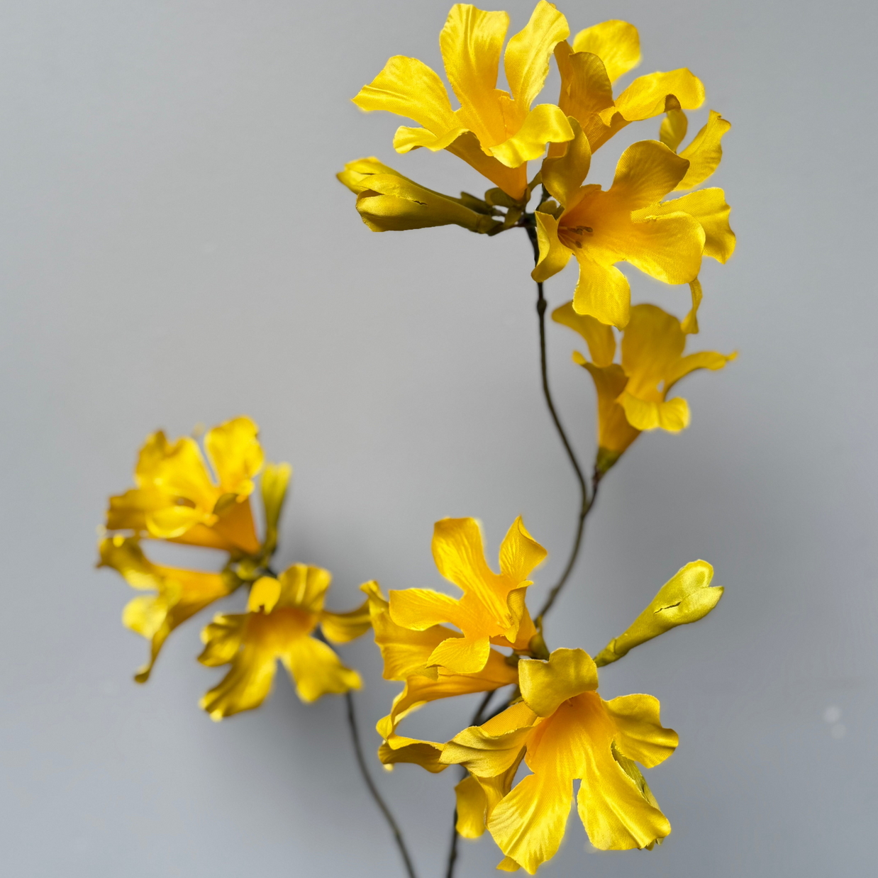 zijden bloem met gele bloemen