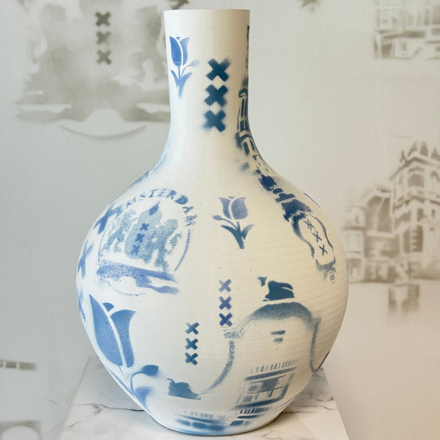 Vaas graffiti Amsterdam L