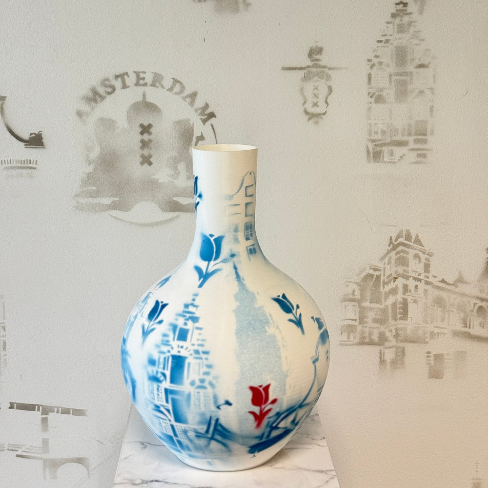 Vaas graffiti Amsterdam L