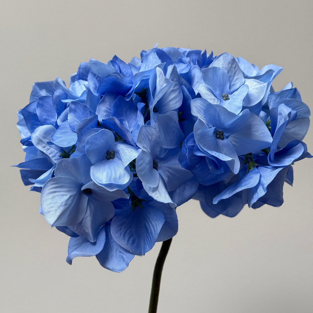 blauwe hortentia/ kunstbloem/zijdenbloem