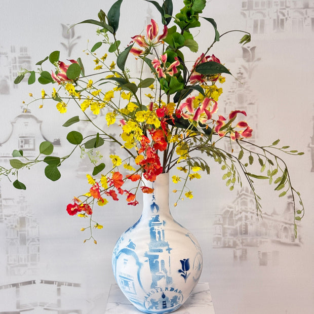 Vaas graffiti Amsterdam L